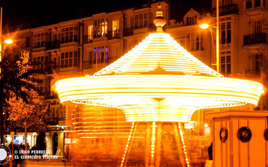 Tiovivo en el Parque Amestoy. Castro_Urdiales, una ciudad de día y otra de noche.©Iñigo Pedrueza.